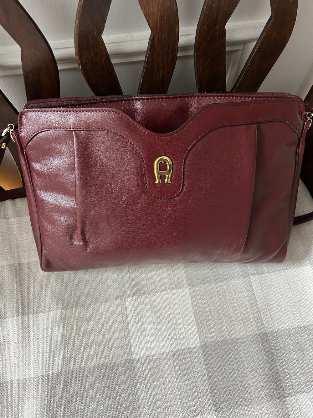 Etienne Aigner Maroon Leather shoulder bag with Gold Hardware